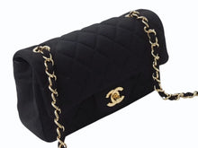 Load image into Gallery viewer, CHANEL シャネル ミニマトラッセ シングルフラップ シングルチェーン 19番台 コットンジャージー ブラック ゴールド金具 美品 中古 4b003011