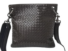 画像をギャラリービューアに読み込む, BOTTEGAVENETA ボッテガヴェネタ イントレチャート ショルダーバッグ ブラウン レザー 美品 中古 4b003034