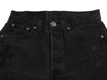 Load image into Gallery viewer, CHROME HEARTS クロムハーツ セメタリークロスパッチ デニムパンツ サイズ26 Levi's リーバイス レディース ブラック 20パッチ 美品 中古 4b003166
