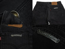 Load image into Gallery viewer, CHROME HEARTS クロムハーツ セメタリークロスパッチ デニムパンツ サイズ26 Levi's リーバイス レディース ブラック 20パッチ 美品 中古 4b003166