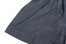 画像をギャラリービューアに読み込む, PRADA プラダ ショートパンツ ショーツ P218G サイズ36 シルク トライアングルロゴ 三角プレート ネイビー 美品 中古 4b003178