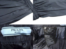 画像をギャラリービューアに読み込む, PRADA プラダ ショートパンツ ショーツ P218G サイズ36 シルク トライアングルロゴ 三角プレート ネイビー 美品 中古 4b003178