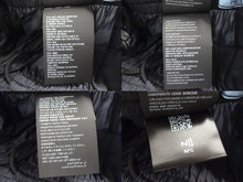 画像をギャラリービューアに読み込む, PRADA プラダ ショートパンツ ショーツ P218G サイズ36 シルク トライアングルロゴ 三角プレート ネイビー 美品 中古 4b003178