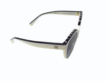 Load image into Gallery viewer, 極美品 CHANEL シャネル バタフライ シェイプ アイウェア サングラス 5414-A ホワイト ブラック ゴールド金具 サイズ54□20 中古 4b003180