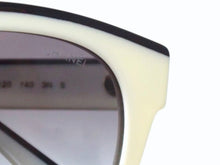 Load image into Gallery viewer, 極美品 CHANEL シャネル バタフライ シェイプ アイウェア サングラス 5414-A ホワイト ブラック ゴールド金具 サイズ54□20 中古 4b003180