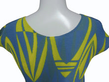 画像をギャラリービューアに読み込む, 新品同様 me ISSEY MIYAKE ミーイッセイミヤケ 転写 ワッフル プリーツ ブラウス ブルー イエロー ポリエステル MI51FK497 サイズF 中古 4b003194