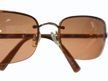 Load image into Gallery viewer, 極美品 CHANEL シャネル リムレス サングラス 4113 c.291/7H サイズ65□15 120 ココマーク レザー プラスチック ブラウン 中古 4b003215