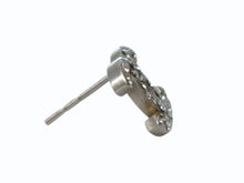 Load image into Gallery viewer, CHANEL シャネル ココマーク ピアス 重量約1.3g B11P刻印 ラインストーン メタル シルバー クリア 両耳用 美品 中古 4b003219