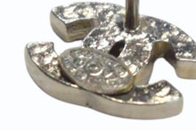 Load image into Gallery viewer, CHANEL シャネル ピアス ココマーク 10V刻印 メタル ラインストーン シルバー 重量約1.5g 両耳用 美品 中古 4b003220