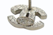 Load image into Gallery viewer, CHANEL シャネル ピアス ココマーク 10V刻印 メタル ラインストーン シルバー 重量約1.5g 両耳用 美品 中古 4b003221