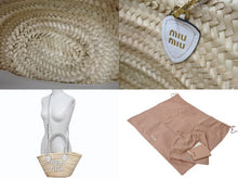 Load image into Gallery viewer, 極美品 MIUMIU ミュウミュウ かごバッグ 2WAYバッグ 5BG273 ラフィア レザー ロゴパッチ ベージュ ホワイト ゴールド金具 中古 4b003240