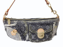 Load image into Gallery viewer, 極美品 LOUIS VUITTON ルイヴィトン モノグラムデニム パウチィ ワンショルダーバッグ ブラック M95383 中古 4b003255