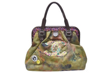 Load image into Gallery viewer, 極美品 CHANEL シャネル エンブロイダリー グラフィティ がま口 ハンドバッグ カーキ A92791 アンティークシルバー金具 中古 4b003342