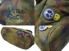 Load image into Gallery viewer, 極美品 CHANEL シャネル エンブロイダリー グラフィティ がま口 ハンドバッグ カーキ A92791 アンティークシルバー金具 中古 4b003342