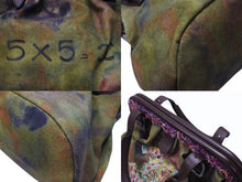 Load image into Gallery viewer, 極美品 CHANEL シャネル エンブロイダリー グラフィティ がま口 ハンドバッグ カーキ A92791 アンティークシルバー金具 中古 4b003342