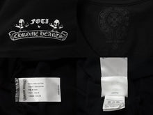 画像をギャラリービューアに読み込む, 新品未使用 CHROME HEARTS × FOTI クロムハーツ フォッティ Harris Teeter TIC TAC TOE 半袖Ｔシャツ ブラック コットン プリント ロゴ サイズXL 中古 4b003360