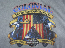 画像をギャラリービューアに読み込む, HARLEY DAVIDSON ハーレーダビッドソン ノースリーブTシャツ COLONIAL グレー ブラウン レッド イエロー サイズ2XL 美品 中古 4b003370