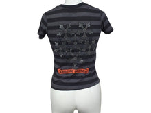 画像をギャラリービューアに読み込む, CHROME HEARTS クロムハーツ バックプリントボーダー 半袖Ｔシャツ グレー ブラック シルバー レッド サイズ3T 美品 中古 4b003380