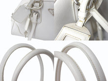 画像をギャラリービューアに読み込む, PRADA プラダ ハンドバッグ トライアングル ロゴ バッグ ホワイト サフィアーノレザー シルバー金具 美品 中古 4b003396