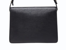 Load image into Gallery viewer, LOUIS VUITTON ルイヴィトン フリーラン エピ ワンショルダーバッグ M52415 ブラック レッド エピレザー ゴールド金具 ロゴ 美品 中古 4b003409