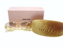 Load image into Gallery viewer, MIUMIU ミュウミュウ サングラス アイウェア SMU10IA サイズ55◻︎18 135 クリアイエロー ゴールド 美品 中古 4b003427