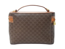 画像をギャラリービューアに読み込む, CELINE セリーヌ マカダム柄 ハンドバッグ バニティバック 化粧ポーチ PVC レザー DM95 ブラウン ゴールド金具 美品 中古 4b003433