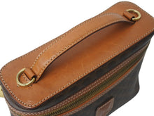 画像をギャラリービューアに読み込む, CELINE セリーヌ マカダム柄 ハンドバッグ バニティバック 化粧ポーチ PVC レザー DM95 ブラウン ゴールド金具 美品 中古 4b003433