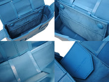 Load image into Gallery viewer, 極美品 BOTTEGA VENETA ボッテガヴェネタ キャンディーカセット ミニショルダーバッグ レザー ブルー シルバー金具 中古 4b003437