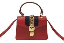画像をギャラリービューアに読み込む, GUCCI グッチ シルヴィ ミニ 2WAY ハンドバッグ ショルダーバッグ 470270 レザー レッド ネイビー ゴールド金具 美品 中古 4b003445