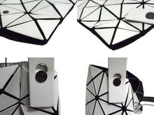 画像をギャラリービューアに読み込む, BAOBAO ISSEY MIYAKE バオバオイッセイミヤケ ロックマットトートバッグ BB55-AG053 ポリエステル PVC ホワイト 美品 中古 4b003447