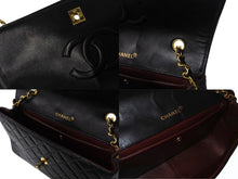 Load image into Gallery viewer, CHANEL シャネル マトラッセ Sフラップ Sチェーンショルダーバッグ 1番台 ココマーク ラムスキン ブラック ゴールド金具 美品 中古 4b003453