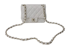 Load image into Gallery viewer, CHANEL シャネル ミニマトラッセ シングルフラップ シングルチェーン ショルダーバッグ ラムスキン ホワイト ゴールド金具 美品 中古 4b003462