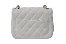 Load image into Gallery viewer, CHANEL シャネル ミニマトラッセ シングルフラップ シングルチェーン ショルダーバッグ ラムスキン ホワイト ゴールド金具 美品 中古 4b003462