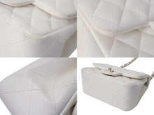 Load image into Gallery viewer, CHANEL シャネル ミニマトラッセ シングルフラップ シングルチェーン ショルダーバッグ ラムスキン ホワイト ゴールド金具 美品 中古 4b003462