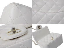 Load image into Gallery viewer, CHANEL シャネル ミニマトラッセ シングルフラップ シングルチェーン ショルダーバッグ ラムスキン ホワイト ゴールド金具 美品 中古 4b003462