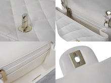 Load image into Gallery viewer, CHANEL シャネル ミニマトラッセ シングルフラップ シングルチェーン ショルダーバッグ ラムスキン ホワイト ゴールド金具 美品 中古 4b003462