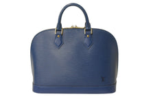 Load image into Gallery viewer, 極美品 LOUIS VUITTON ルイヴィトン エピ アルマPM ハンドバッグ M52145 トレドブルー ゴールド金具 中古 4b003480