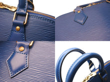 Load image into Gallery viewer, 極美品 LOUIS VUITTON ルイヴィトン エピ アルマPM ハンドバッグ M52145 トレドブルー ゴールド金具 中古 4b003480