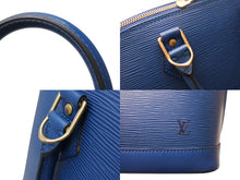 Load image into Gallery viewer, 極美品 LOUIS VUITTON ルイヴィトン エピ アルマPM ハンドバッグ M52145 トレドブルー ゴールド金具 中古 4b003480