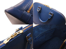 Load image into Gallery viewer, 極美品 LOUIS VUITTON ルイヴィトン エピ アルマPM ハンドバッグ M52145 トレドブルー ゴールド金具 中古 4b003480