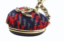 Load image into Gallery viewer, 極美品 CHANEL シャネル ツイード ハート ココマーク ロケットペンダント ネックレス AP9485 B22 K 中古 4b003497