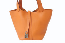 Load image into Gallery viewer, HERMES エルメス ピコタンロック PM ハンドバッグ トリヨンクレマンス オレンジ シルバー金具 ◻︎Q刻印 美品 中古 4b003510