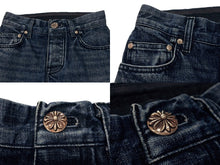 Load image into Gallery viewer, 極美品 CHROME HEARTS クロムハーツ フレアデニムパンツ ブーツカット クロスボール デニムパンツ コットン インディゴ サイズ27 中古 4b003515