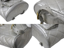 Load image into Gallery viewer, CHANEL シャネル ヴィンテージ マトラッセ リュック バックパック 2番台 ココマーク シルバー ゴールド金具 美品 中古 4b003522