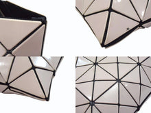 Load image into Gallery viewer, BAO BAO ISSEY MIYAKE バオバオ イッセイミヤケ LUCENT ルーセント トートバッグ BB93-AG053 ピンク 美品 中古 4b003532