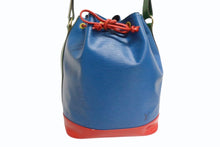 Load image into Gallery viewer, LOUIS VUITTON ルイヴィトン ノエ ショルダーバッグ M44082 エピレザー ゴールド金具 マルチカラー 美品 中古 4b003538