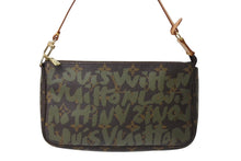 Load image into Gallery viewer, 極美品 LOUIS VUITTON ルイヴィトン ポシェットアクセソワールモノグラムグラフィティ M92191 ハンドバッグ カーキ 中古 4b003539