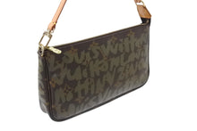 Load image into Gallery viewer, 極美品 LOUIS VUITTON ルイヴィトン ポシェットアクセソワールモノグラムグラフィティ M92191 ハンドバッグ カーキ 中古 4b003539