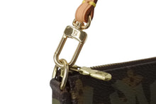 Load image into Gallery viewer, 極美品 LOUIS VUITTON ルイヴィトン ポシェットアクセソワールモノグラムグラフィティ M92191 ハンドバッグ カーキ 中古 4b003539