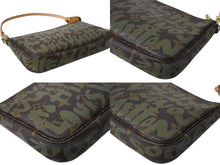 Load image into Gallery viewer, 極美品 LOUIS VUITTON ルイヴィトン ポシェットアクセソワールモノグラムグラフィティ M92191 ハンドバッグ カーキ 中古 4b003539